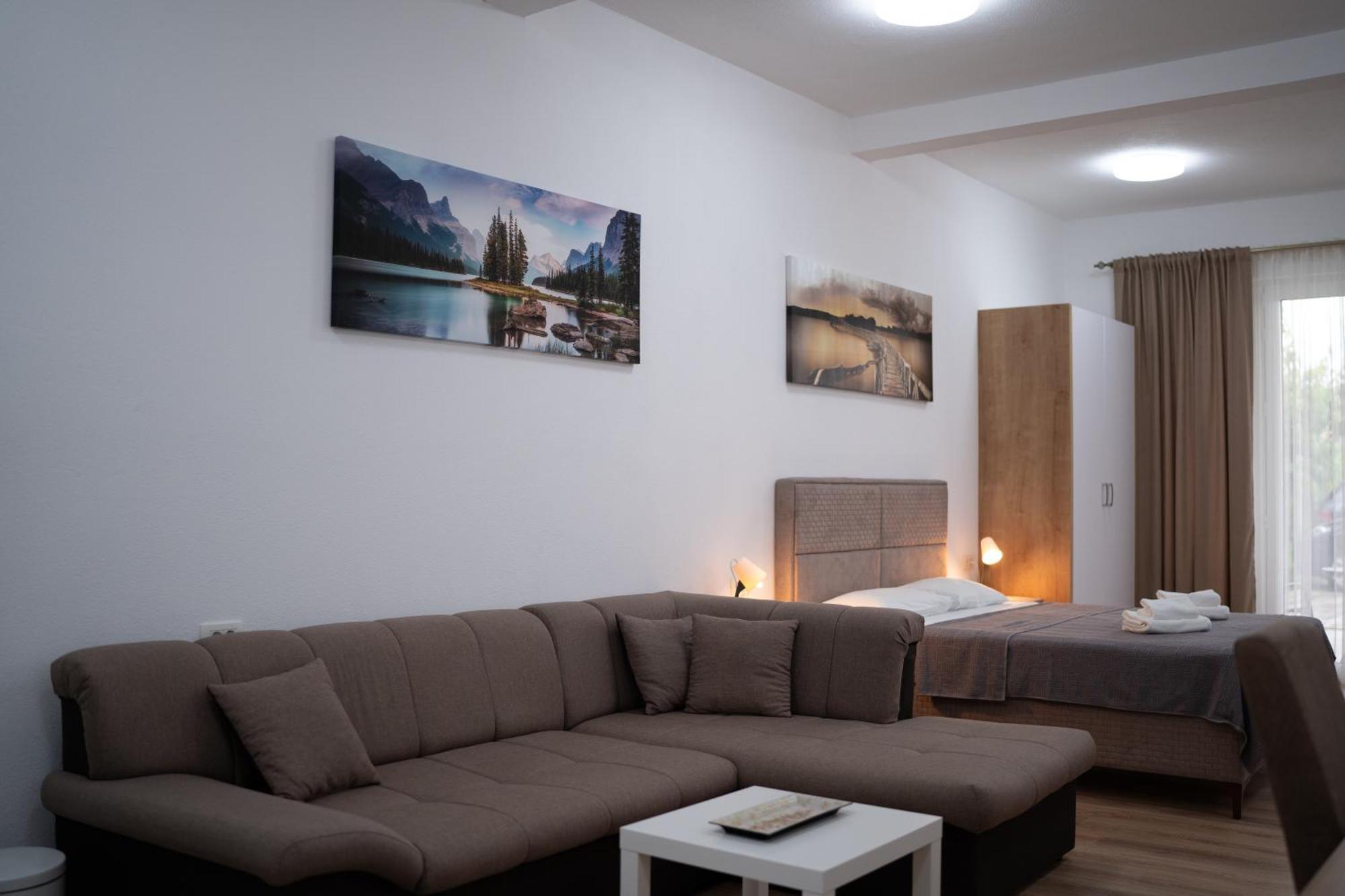 Dane Apartment Airport Podgorica Mitrovici  Εξωτερικό φωτογραφία