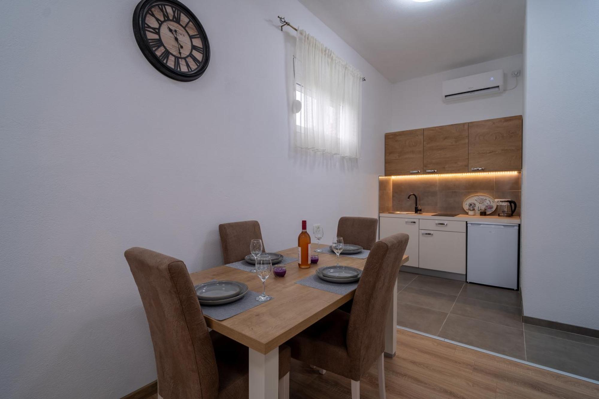 Dane Apartment Airport Podgorica Mitrovici  Εξωτερικό φωτογραφία