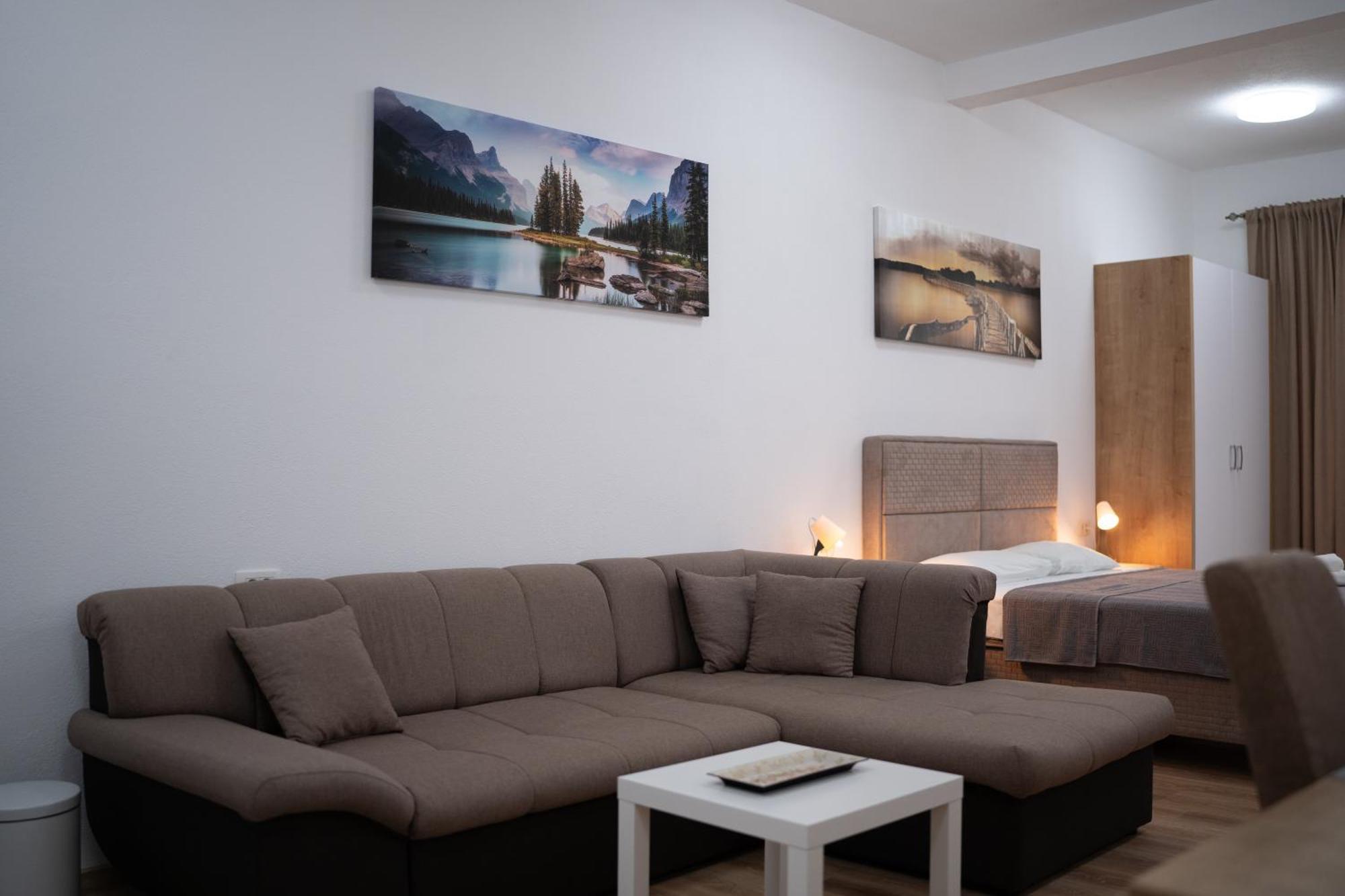 Dane Apartment Airport Podgorica Mitrovici  Εξωτερικό φωτογραφία